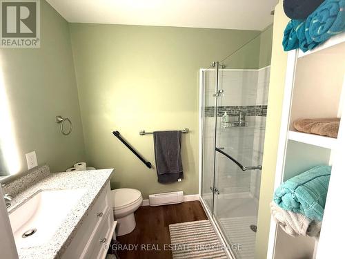 94 Caintown Road, Front Of Yonge, ON - Indoor Photo Showing Bathroom