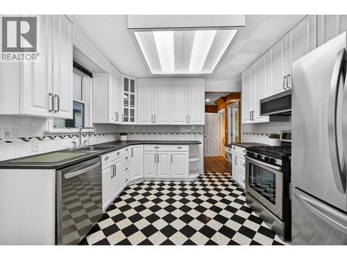 900 Sicamous Street, Enderby, BC - Indoor