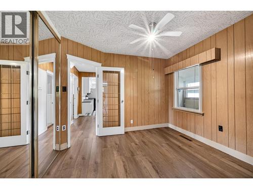 900 Sicamous Street, Enderby, BC - Indoor Photo Showing Bedroom
