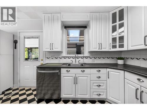 900 Sicamous Street, Enderby, BC - Indoor Photo Showing Kitchen