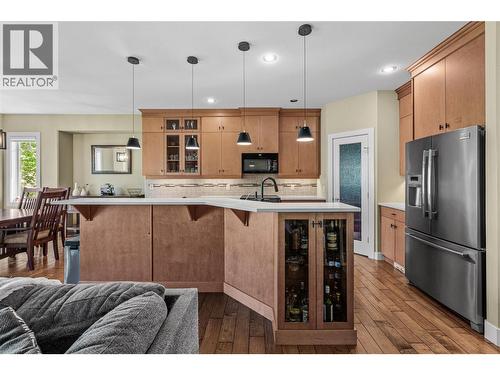 1601 Tower Ranch Boulevard, Kelowna, BC - Indoor Photo Showing Kitchen
