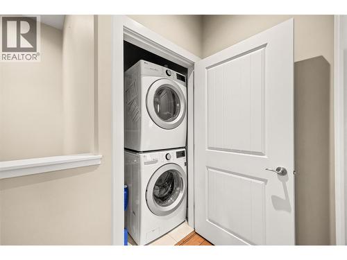 1601 Tower Ranch Boulevard, Kelowna, BC - Indoor Photo Showing Laundry Room