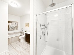 Salle de bains attenante à la CCP - 