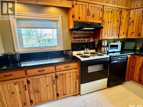 1632 Studer Street, La Ronge, SK - Indoor Photo Showing Kitchen