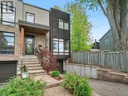 623 TWEEDSMUIR AVENUE W  Ottawa, ON K1Z 5P4