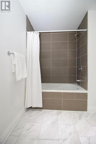 138A Victoria Street, Norfolk (Simcoe), ON - Indoor Photo Showing Bathroom