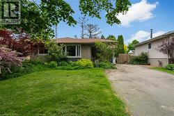 11 ABRAHAM Drive St. Catharines, ON L2M 6K7