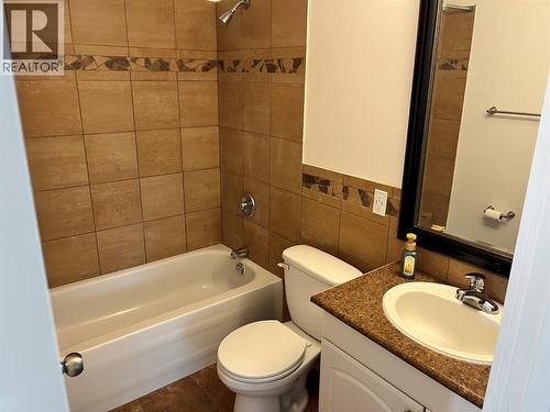 217 8Th Street S, Cranbrook, BC - Indoor Photo Showing Bathroom