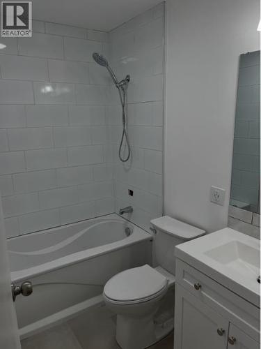 217 8Th Street S, Cranbrook, BC - Indoor Photo Showing Bathroom