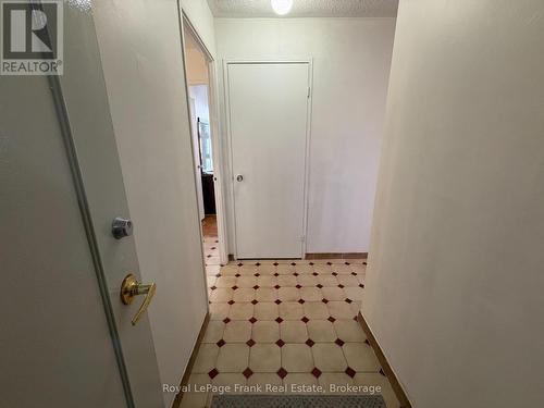 402 - 895 KENNEDY ROAD , Toronto (Ionview), Ontario M1K 2E9 5