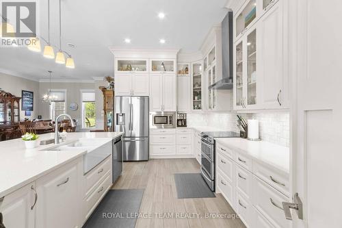 43 Green Gate Lane, North Algona Wilberforce, ON - Indoor Photo Showing Kitchen With Upgraded Kitchen