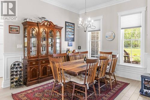 43 Green Gate Lane, North Algona Wilberforce, ON - Indoor Photo Showing Dining Room