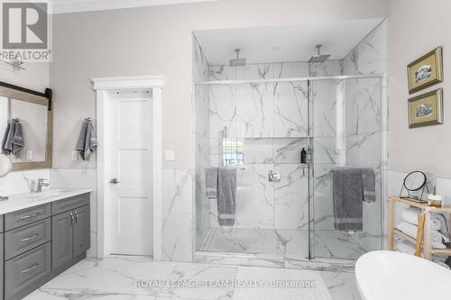 43 Green Gate Lane, North Algona Wilberforce, ON - Indoor Photo Showing Bathroom