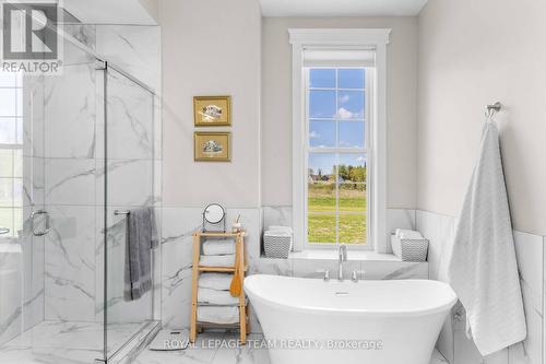 43 Green Gate Lane, North Algona Wilberforce, ON - Indoor Photo Showing Bathroom