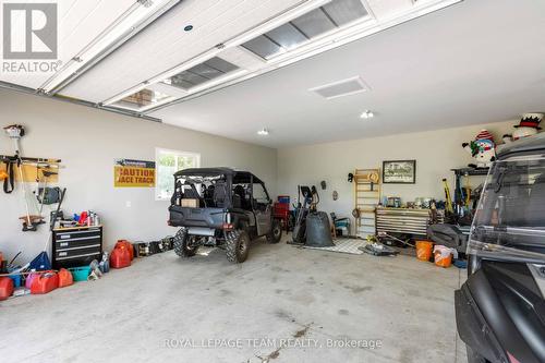 43 Green Gate Lane, North Algona Wilberforce, ON - Indoor Photo Showing Garage