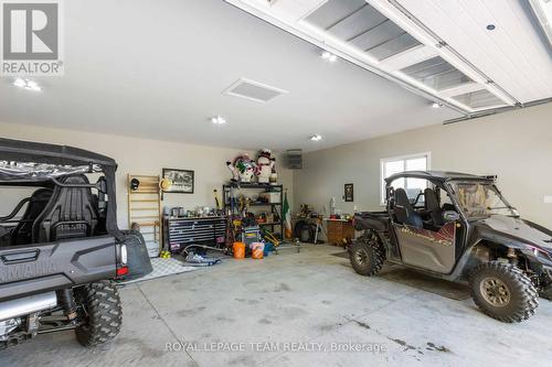 43 Green Gate Lane, North Algona Wilberforce, ON - Indoor Photo Showing Garage