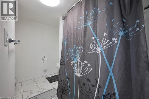 15 Manchester Street, Cambridge, ON - Indoor Photo Showing Bathroom