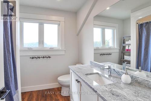 1021 Marina Road, Lake Of Bays, ON - Indoor Photo Showing Bathroom