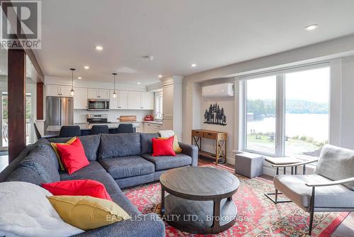 1021 Marina Road, Lake Of Bays, ON - Indoor Photo Showing Living Room