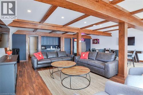 1021 Marina Road, Huntsville, ON - Indoor Photo Showing Living Room