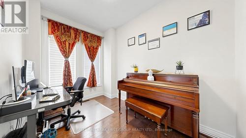 40 Hackett Street, East Gwillimbury, ON - Indoor Photo Showing Office