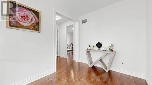 40 Hackett Street, East Gwillimbury, ON - Indoor Photo Showing Other Room