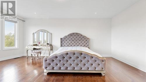 40 Hackett Street, East Gwillimbury, ON - Indoor Photo Showing Bedroom