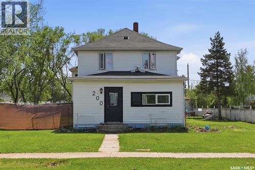 200 1St Street, Dundurn, SK - Outdoor