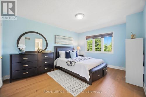 6262 Miriam Way, Mississauga, ON - Indoor Photo Showing Bedroom