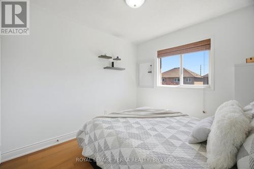6262 Miriam Way, Mississauga, ON - Indoor Photo Showing Bedroom