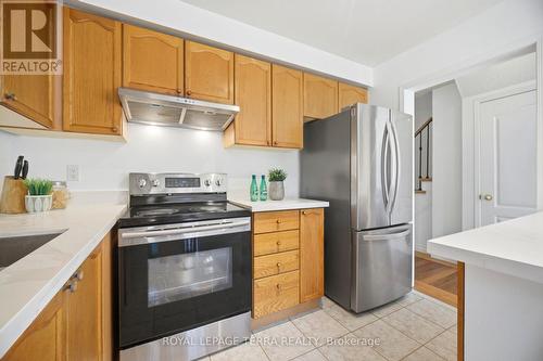 6262 Miriam Way, Mississauga, ON - Indoor Photo Showing Kitchen