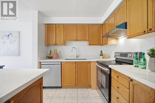 6262 Miriam Way, Mississauga, ON - Indoor Photo Showing Kitchen