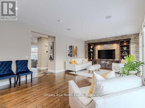 105 Black Maple Private, Ottawa, ON - Indoor Photo Showing Living Room