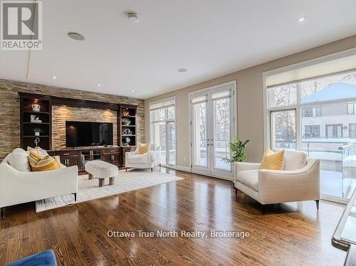 105 Black Maple Private, Ottawa, ON - Indoor Photo Showing Living Room