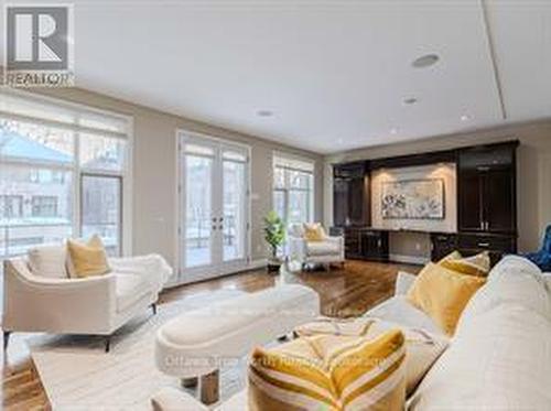 105 Black Maple Private, Ottawa, ON - Indoor Photo Showing Living Room