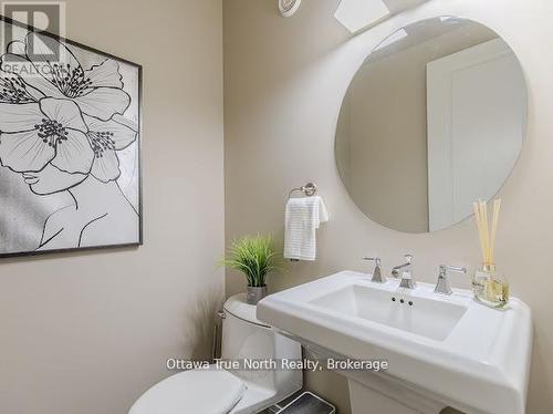 105 Black Maple Private, Ottawa, ON - Indoor Photo Showing Bathroom