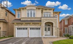 32 CAYTON CRESCENT Bradford West Gwillimbury, ON L3Z 2A6