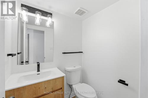 76 Hunterswood Crescent, Ottawa, ON - Indoor Photo Showing Bathroom