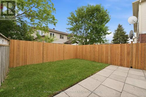 76 Hunterswood Crescent, Ottawa, ON - Outdoor