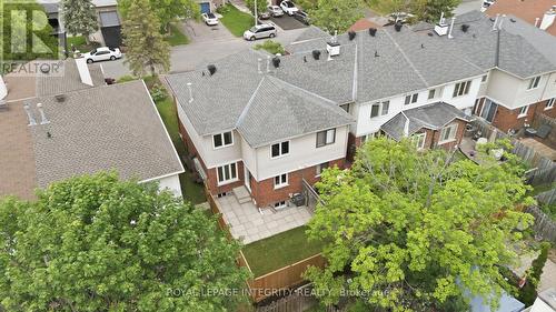 76 Hunterswood Crescent, Ottawa, ON - Outdoor