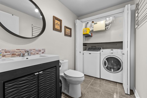 Powder room - 2654Z Rue Anne-Hébert, Montréal (Mercier/Hochelaga-Maisonneuve), QC - Indoor Photo Showing Laundry Room