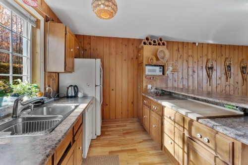 Cuisine - 1697 Ch. Du Mont-Gabriel, Sainte-Adèle, QC - Indoor Photo Showing Kitchen With Double Sink