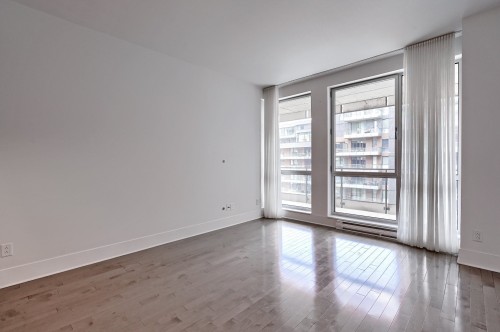 Living Room - 604-901 Rue De La Commune E., Montréal (Ville-Marie), QC - Indoor Photo Showing Other Room