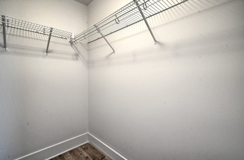 Closet - 604-901 Rue De La Commune E., Montréal (Ville-Marie), QC - Indoor With Storage