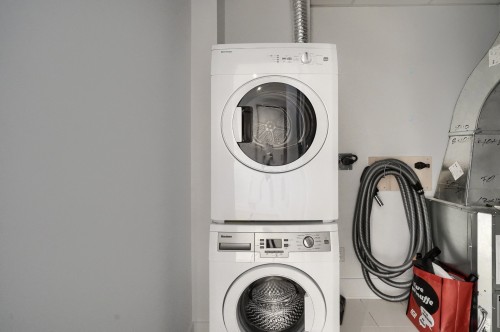 Laundry - 604-901 Rue De La Commune E., Montréal (Ville-Marie), QC - Indoor Photo Showing Laundry Room