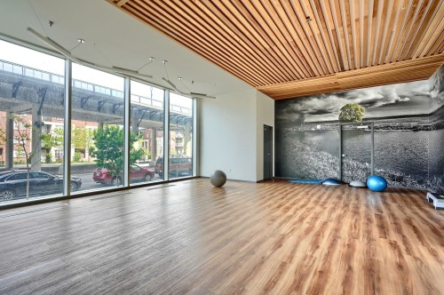 Exercise Room - 604-901 Rue De La Commune E., Montréal (Ville-Marie), QC - Indoor