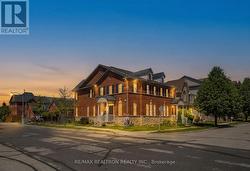 6 NORTHVALE ROAD Markham, ON L6B 1G4