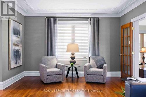 139 Pleasant Park Road, Ottawa, ON - Indoor Photo Showing Living Room