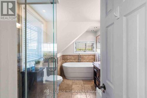 139 Pleasant Park Road, Ottawa, ON - Indoor Photo Showing Bathroom