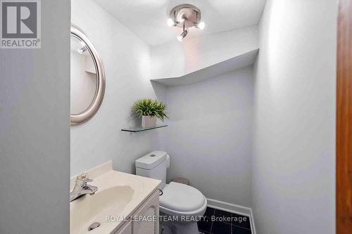 139 Pleasant Park Road, Ottawa, ON - Indoor Photo Showing Bathroom